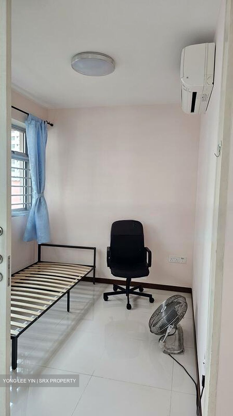 Blk 448B West Valley @ Bukit Batok (Bukit Batok), HDB 2 Rooms #563955311
